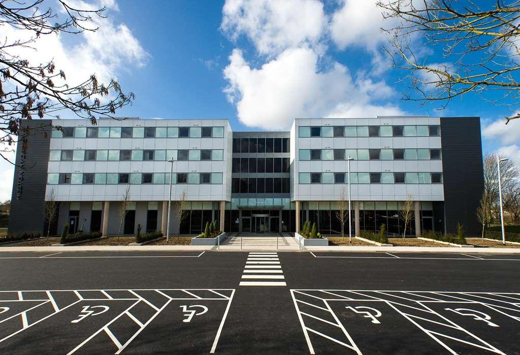 Heston Hyde Hotel Hounslow Eksteriør billede