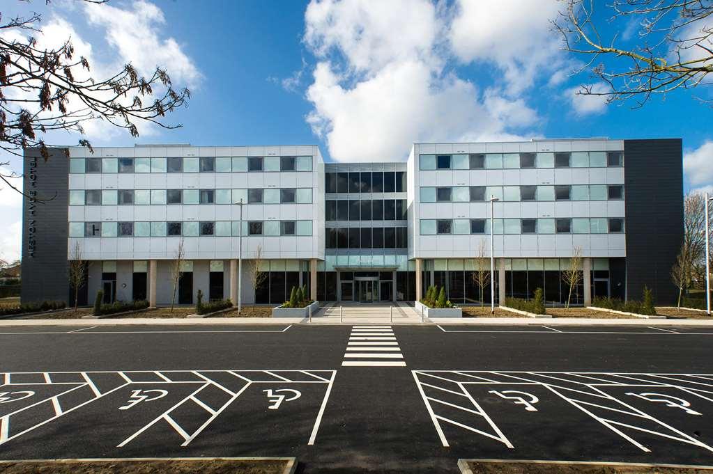 Heston Hyde Hotel Hounslow Eksteriør billede