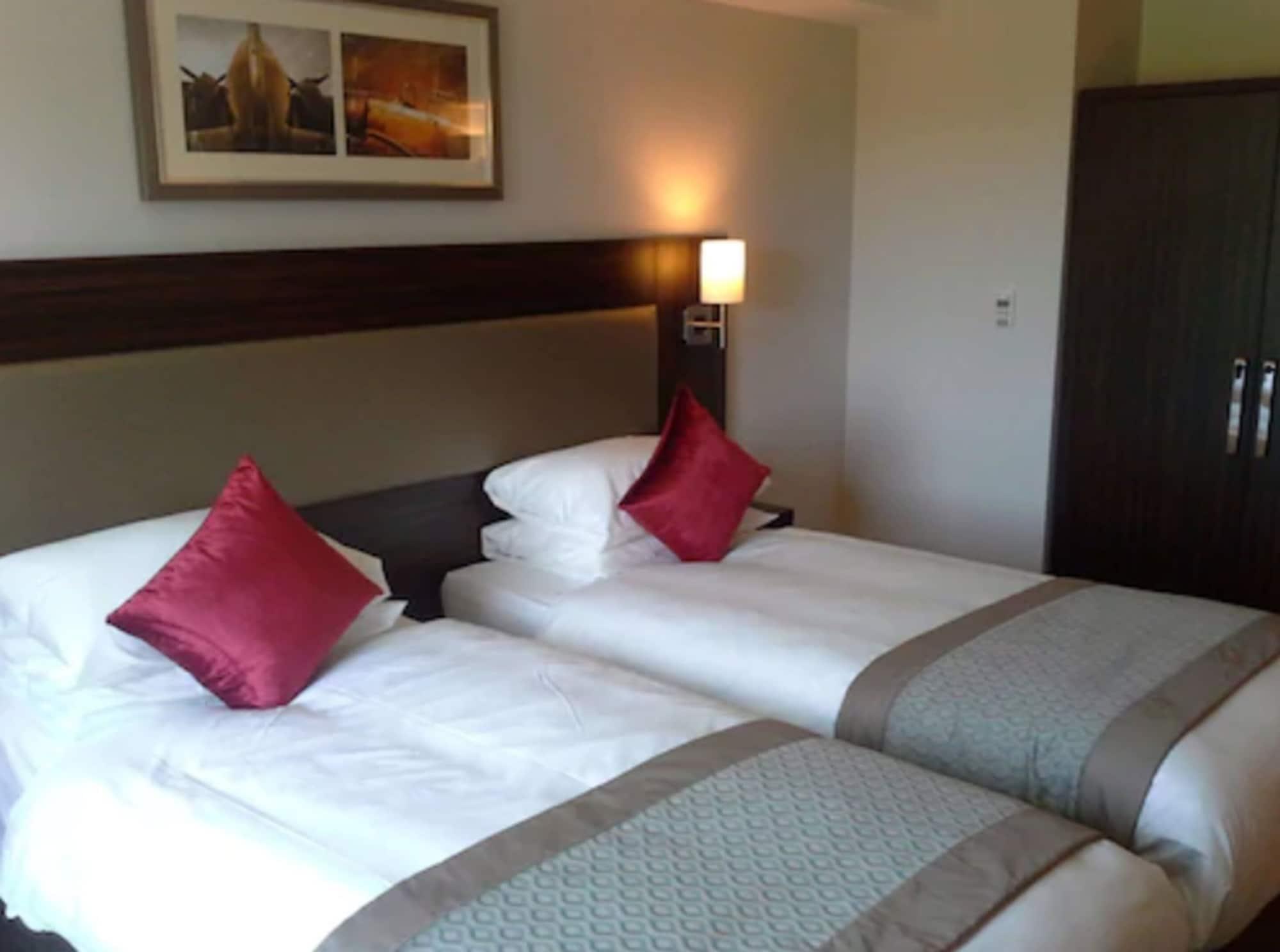 Heston Hyde Hotel Hounslow Eksteriør billede