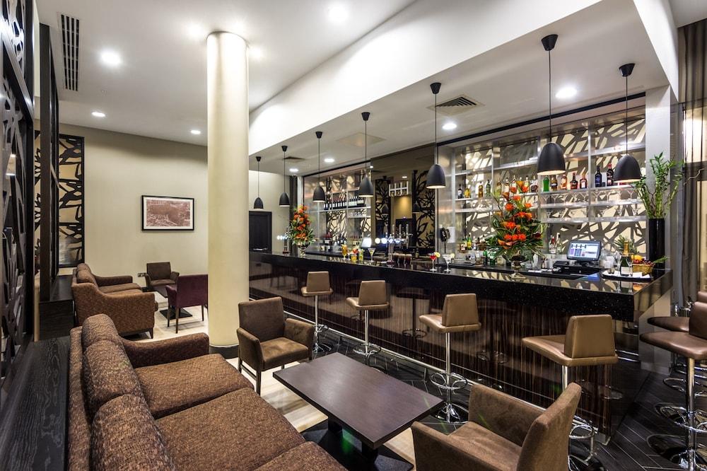 Heston Hyde Hotel Hounslow Eksteriør billede