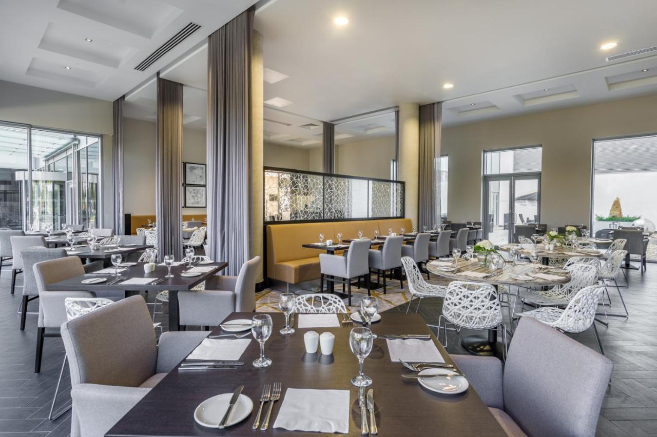 Heston Hyde Hotel Hounslow Eksteriør billede