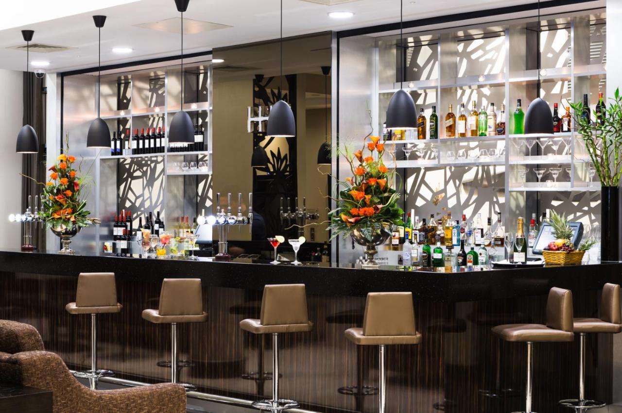 Heston Hyde Hotel Hounslow Eksteriør billede