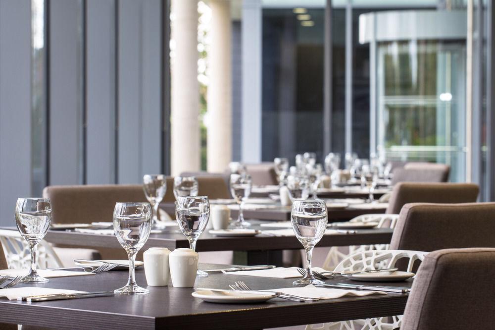 Heston Hyde Hotel Hounslow Eksteriør billede